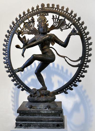 Натараджа, или танцующий Шива. Династия Чола, белая бронза, XIII век