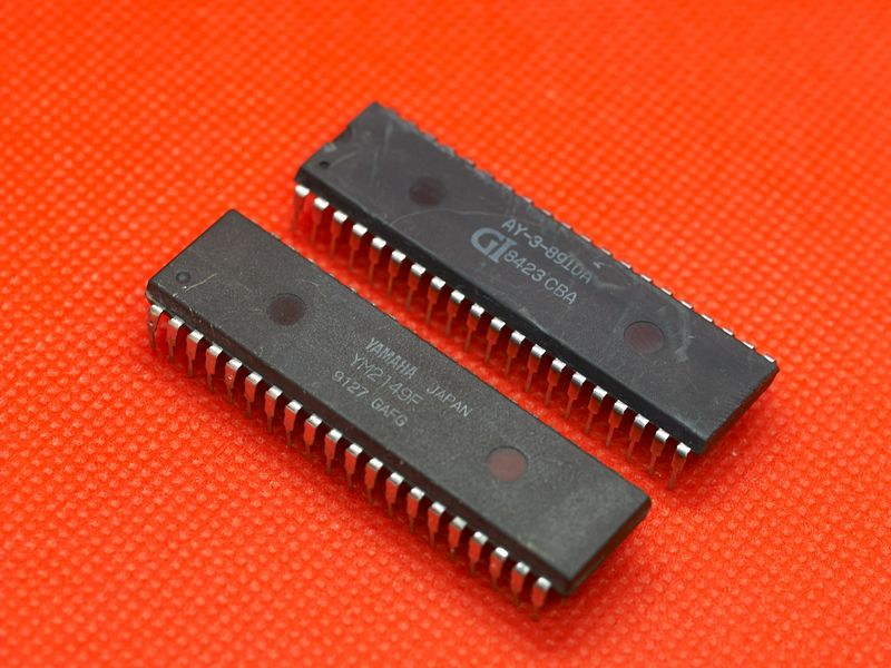 Звукогенератор AY-3-8910 со своим аналогом YM2149 от Yamaha. 