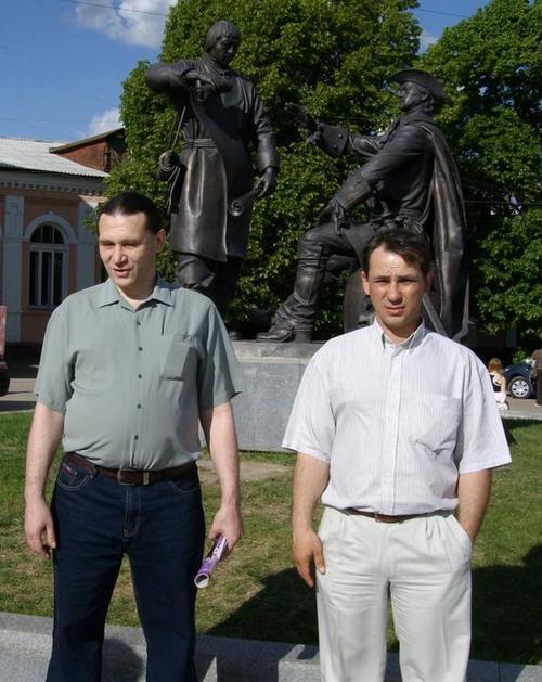 А. Гладченко (слева) с братом в Твери